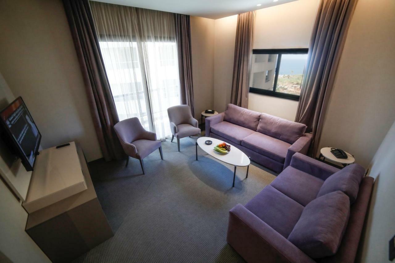 Rawsheh 51 Hotel Beirut Exterior photo