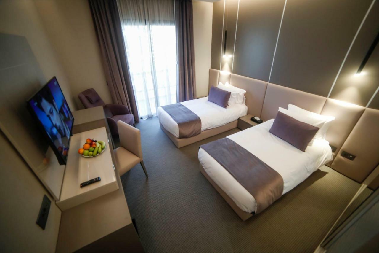 Rawsheh 51 Hotel Beirut Exterior photo