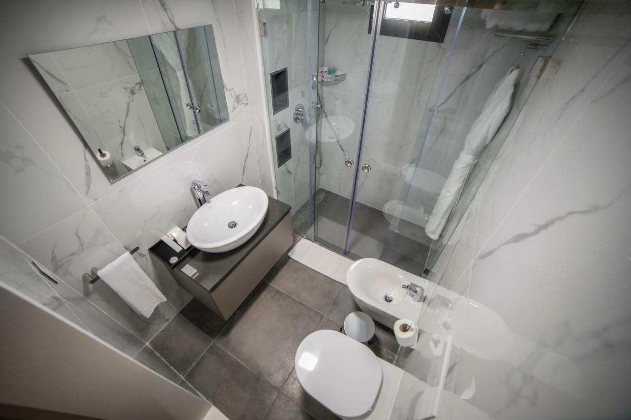 Rawsheh 51 Hotel Beirut Exterior photo
