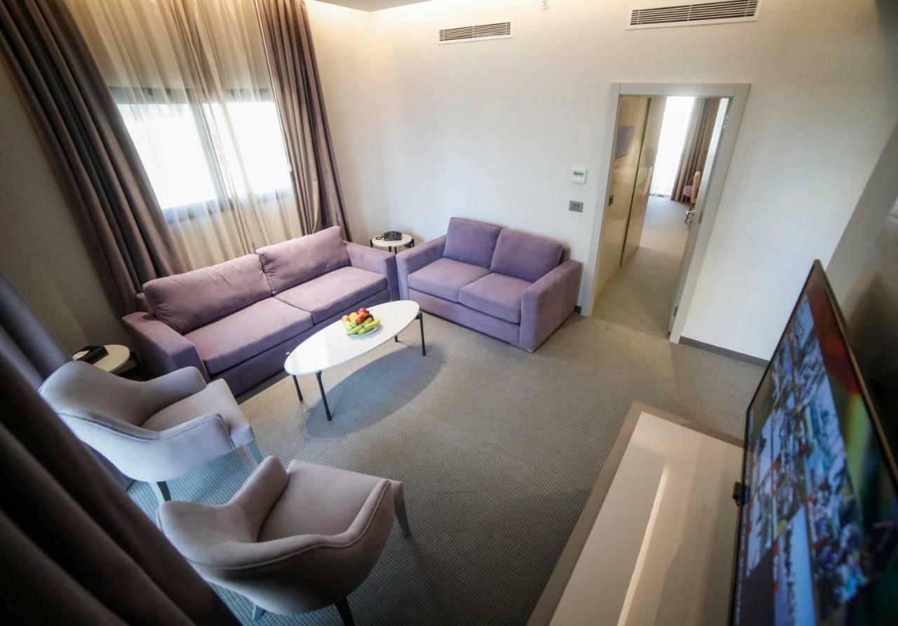 Rawsheh 51 Hotel Beirut Exterior photo